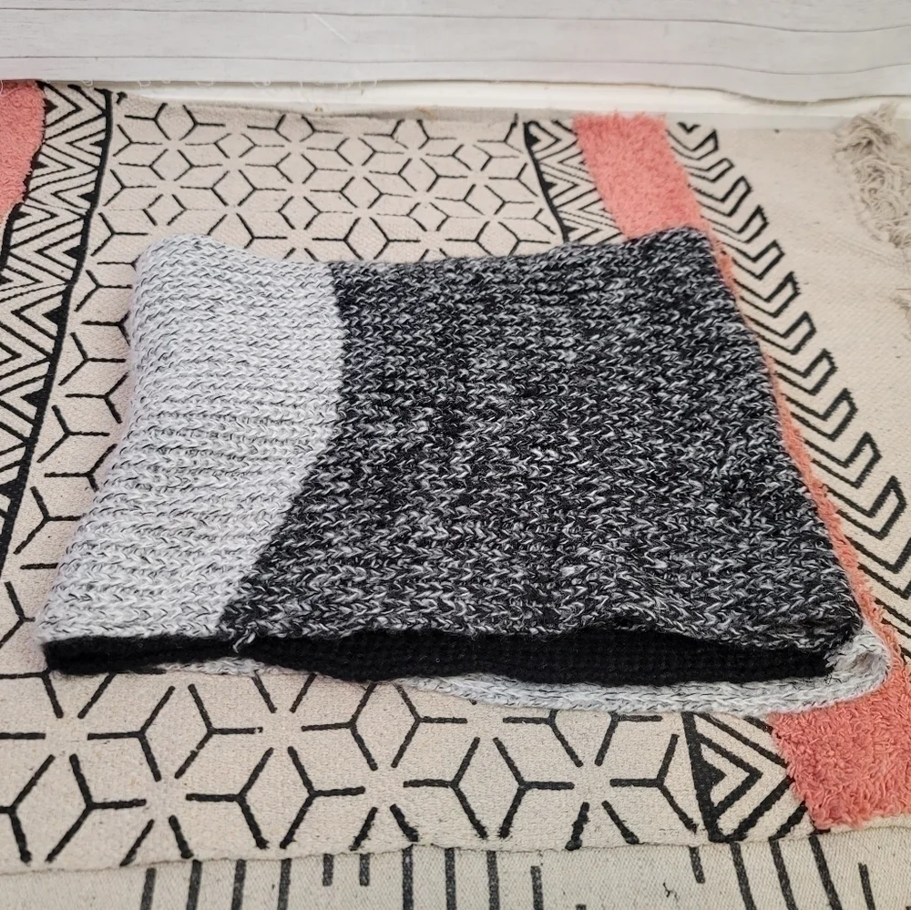 CALVIN KLEIN INFINITY SCARF